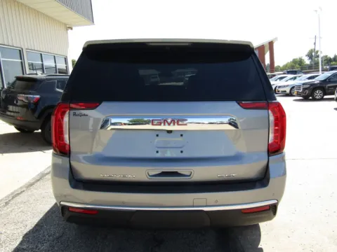 More photos of 2023 GMC Yukon SLT at Pettijohn Auto Center, MO
