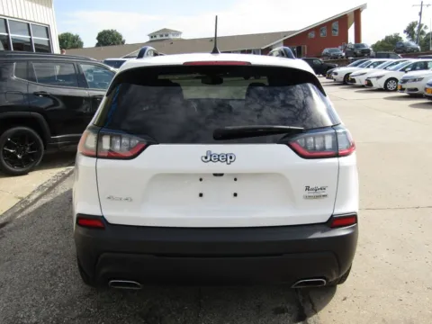 More photos of 2022 Jeep Cherokee Latitude Lux at Pettijohn Auto Center, MO