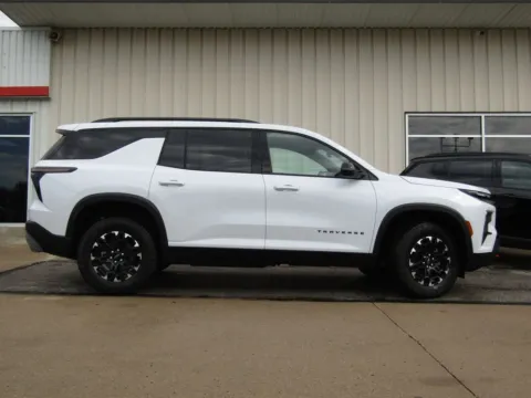 Photos of 2027 Chevrolet Traverse Z71 for sale in Bethany, MO at Pettijohn Auto Center