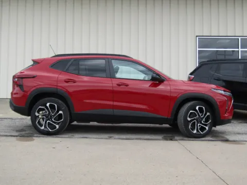 Photos of 2026 Chevrolet Trax 2RS for sale in Bethany, MO at Pettijohn Auto Center