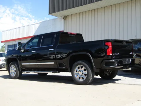 More photos of 2026 Chevrolet Silverado 2500 HD High Country at Pettijohn Auto Center, MO