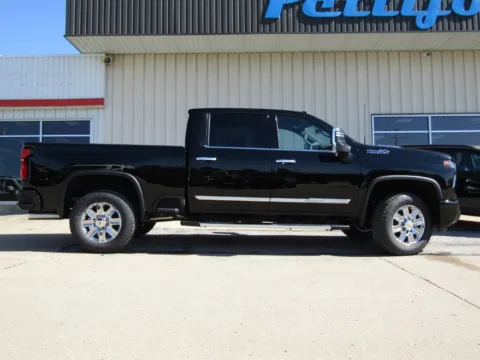 Photos of 2026 Chevrolet Silverado 2500 HD High Country for sale in Bethany, MO at Pettijohn Auto Center