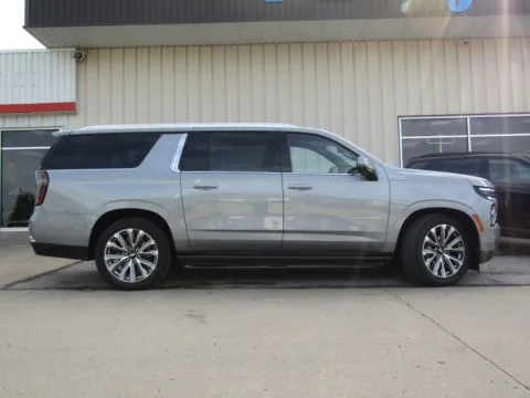 Photos of 2025 Chevrolet Suburban High Country for sale in Bethany, MO at Pettijohn Auto Center