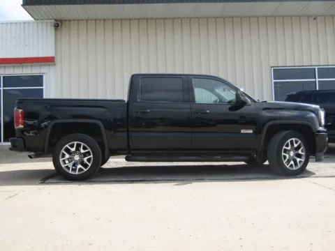 Photos of 2018 GMC Sierra 1500 SLT for sale in Bethany, MO at Pettijohn Auto Center