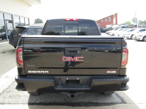 More photos of 2018 GMC Sierra 1500 SLT at Pettijohn Auto Center, MO