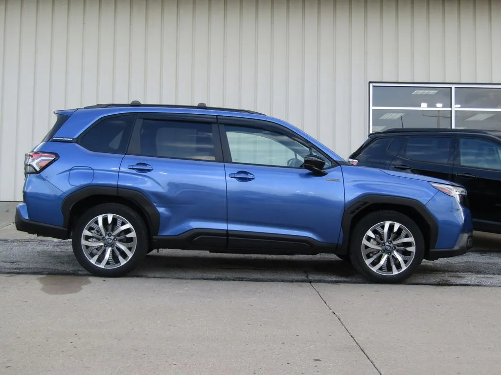 Used 2025 Subaru Forester Touring with VIN JF2SLSTD1SH423783 for sale in Kansas City