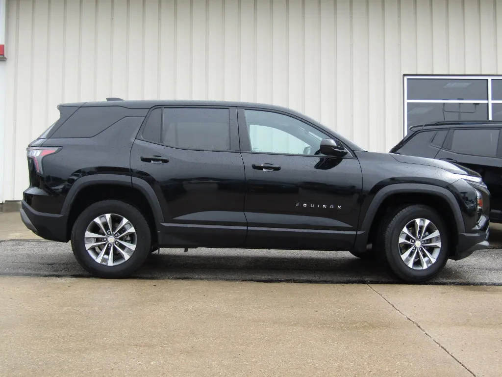 Used 2026 Chevrolet Equinox LT with VIN 3GNAXPEG4TL360448 for sale in Kansas City
