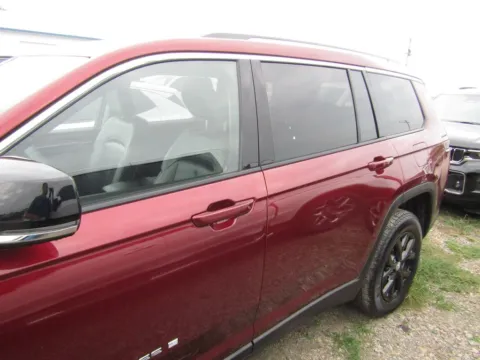 Photos of 2023 Jeep Grand Cherokee L Limited for sale in Bethany, MO at Pettijohn Auto Center