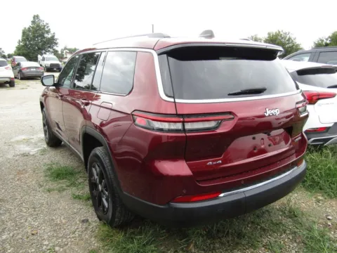 Another view of 2023 Jeep Grand Cherokee L Limited for sale in Bethany, MO at Pettijohn Auto Center