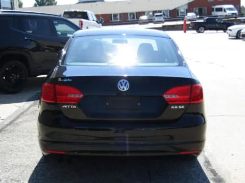 More photos of 2011 Volkswagen Jetta 2.5L SE at Pettijohn Auto Center, MO