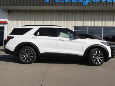 Photos of 2027 Ford Explorer ST-Line for sale in Bethany, MO at Pettijohn Auto Center