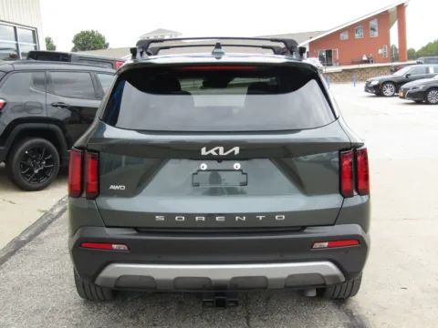 More photos of 2022 Kia Sorento X-Line EX at Pettijohn Auto Center, MO