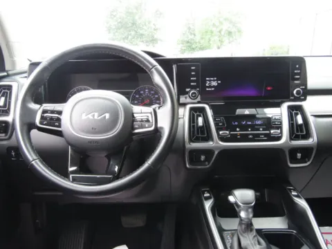 More photos of 2022 Kia Sorento X-Line EX at Pettijohn Auto Center, MO