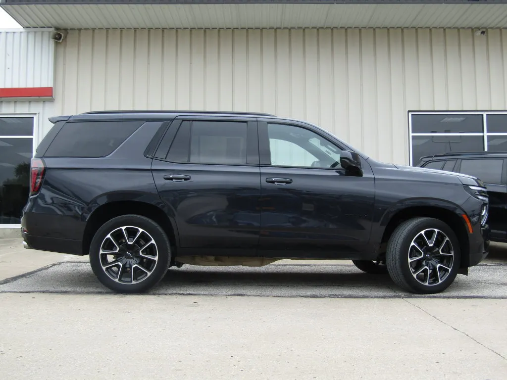 Used 2025 Chevrolet Tahoe RST with VIN 1GNS6RRD0SR102986 for sale in Kansas City