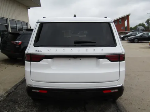More photos of 2025 Jeep Wagoneer Series II at Pettijohn Auto Center, MO