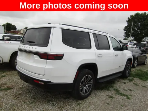 More photos of 2025 Jeep Wagoneer Series II at Pettijohn Auto Center, MO