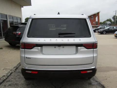 More photos of 2025 Jeep Wagoneer Series II at Pettijohn Auto Center, MO