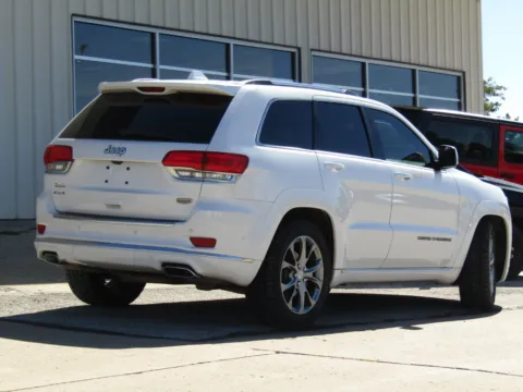 Another view of 2021 Jeep Grand Cherokee Summit for sale in Bethany, MO at Pettijohn Auto Center