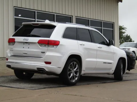 Another view of 2021 Jeep Grand Cherokee Summit for sale in Bethany, MO at Pettijohn Auto Center