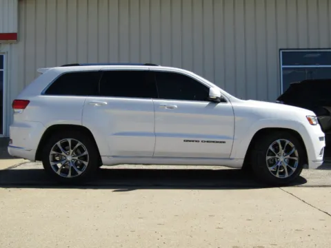 Photos of 2021 Jeep Grand Cherokee Summit for sale in Bethany, MO at Pettijohn Auto Center