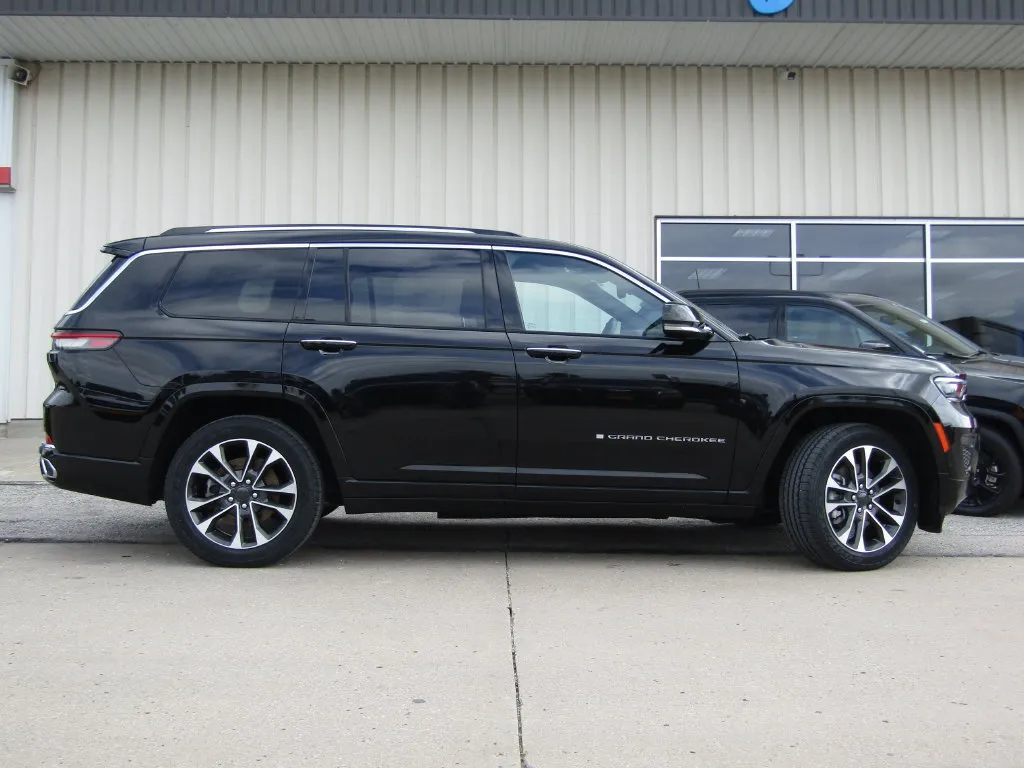 Used 2023 Jeep Grand Cherokee L Overland with VIN 1C4RJKDG6P8752367 for sale in Kansas City