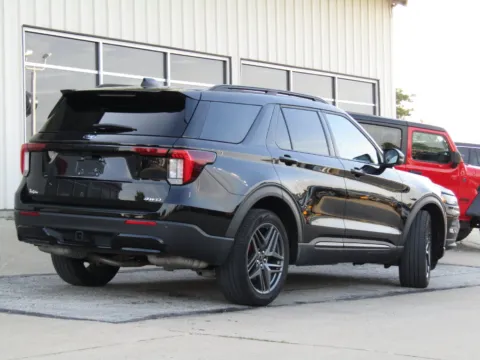 Another view of 2025 Ford Explorer ST-Line for sale in Bethany, MO at Pettijohn Auto Center