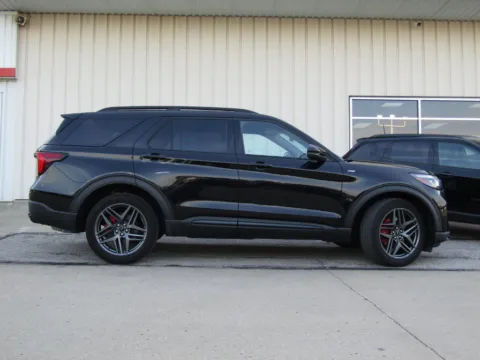 Photos of 2025 Ford Explorer ST-Line for sale in Bethany, MO at Pettijohn Auto Center
