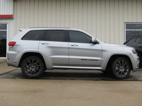 Photos of 2021 Jeep Grand Cherokee Overland for sale in Bethany, MO at Pettijohn Auto Center