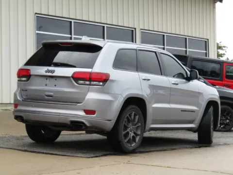 Another view of 2021 Jeep Grand Cherokee Overland for sale in Bethany, MO at Pettijohn Auto Center