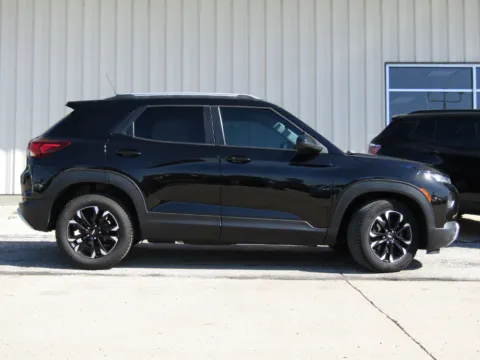 Photos of 2021 Chevrolet TrailBlazer LT for sale in Bethany, MO at Pettijohn Auto Center
