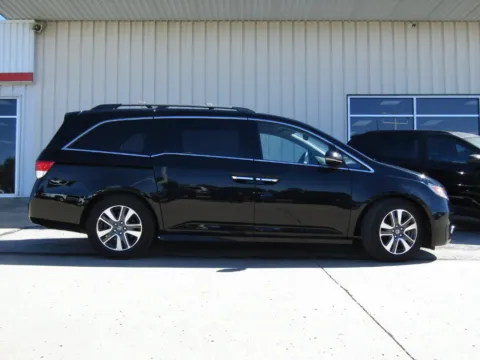 Photos of 2016 Honda Odyssey Touring Elite for sale in Bethany, MO at Pettijohn Auto Center