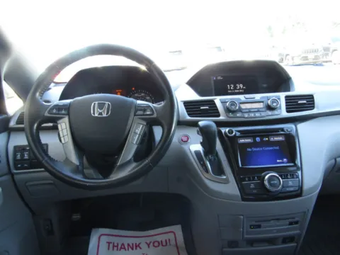More photos of 2016 Honda Odyssey Touring Elite at Pettijohn Auto Center, MO