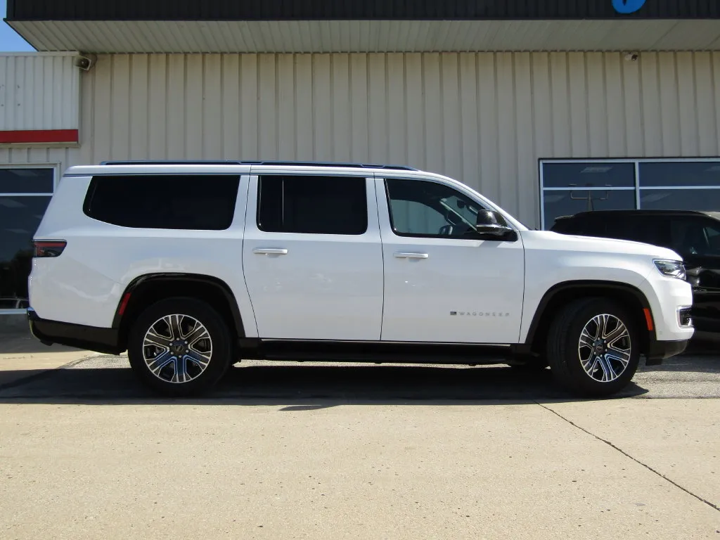 Used 2025 Jeep Wagoneer L Series II with VIN 1C4SJSBP9SS511726 for sale in Kansas City