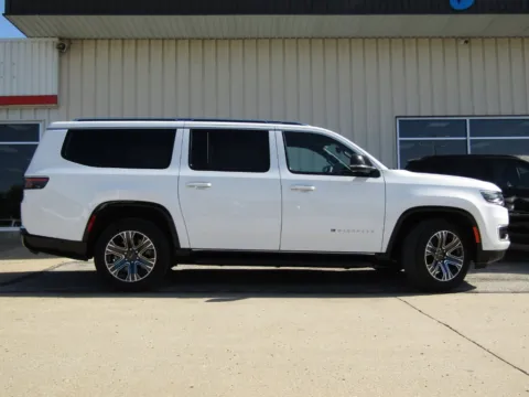 Photos of 2025 Jeep Wagoneer L Series II for sale in Bethany, MO at Pettijohn Auto Center