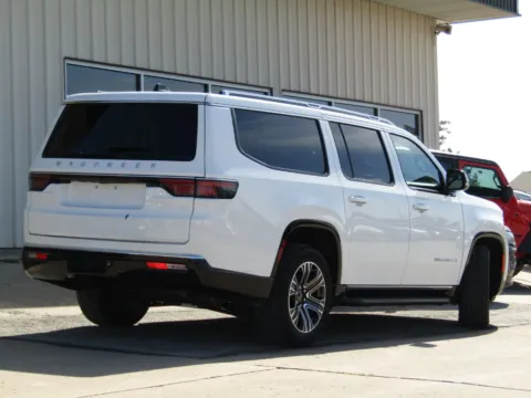 Another view of 2025 Jeep Wagoneer L Series II for sale in Bethany, MO at Pettijohn Auto Center