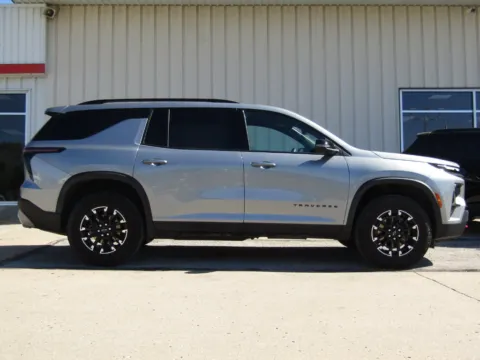Photos of 2026 Chevrolet Traverse Z71 for sale in Bethany, MO at Pettijohn Auto Center