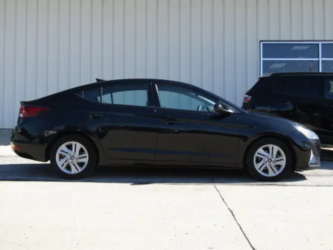 Photos of 2020 Hyundai Elantra SEL for sale in Bethany, MO at Pettijohn Auto Center