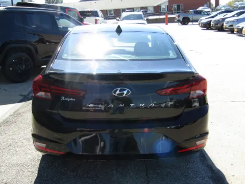More photos of 2020 Hyundai Elantra SEL at Pettijohn Auto Center, MO
