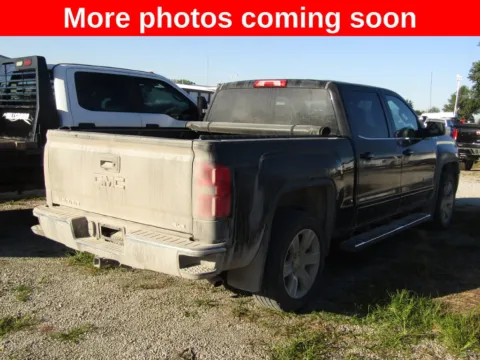 More photos of 2015 GMC Sierra 1500 SLE at Pettijohn Auto Center, MO