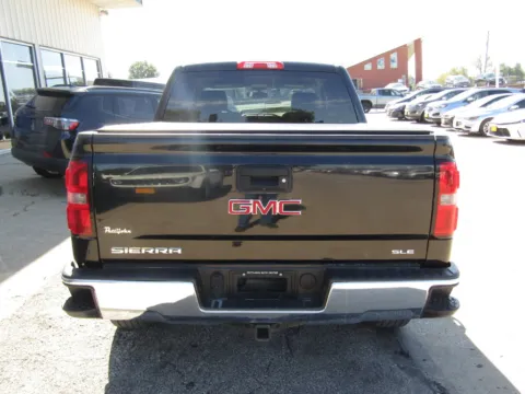 More photos of 2015 GMC Sierra 1500 SLE at Pettijohn Auto Center, MO