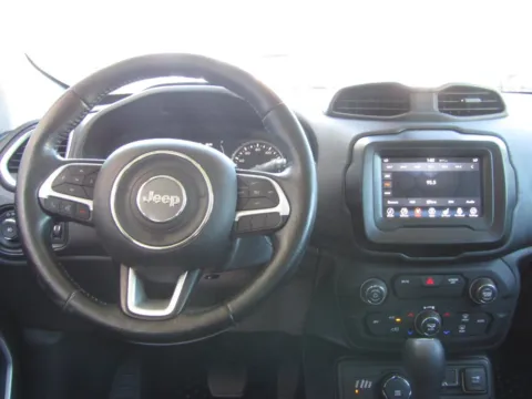 More photos of 2018 Jeep Renegade Latitude at Pettijohn Auto Center, MO
