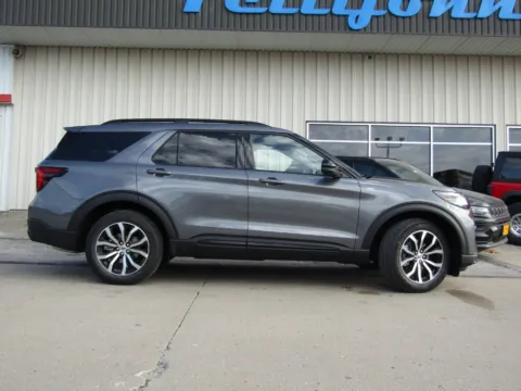 Photos of 2027 Ford Explorer ST-Line for sale in Bethany, MO at Pettijohn Auto Center