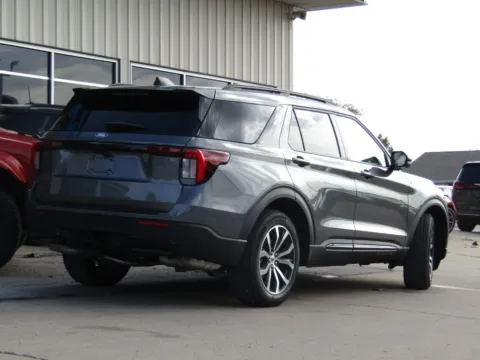Another view of 2027 Ford Explorer ST-Line for sale in Bethany, MO at Pettijohn Auto Center