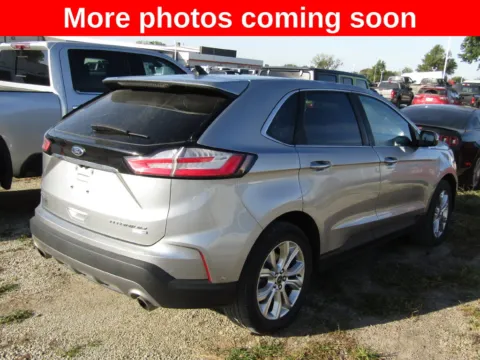 More photos of 2020 Ford Edge Titanium at Pettijohn Auto Center, MO