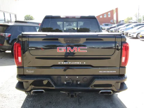 More photos of 2022 GMC Sierra 1500 Limited Denali at Pettijohn Auto Center, MO
