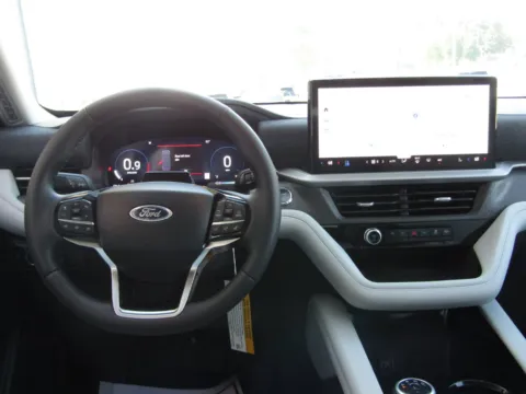 More photos of 2026 Ford Explorer Platinum at Pettijohn Auto Center, MO