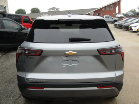 More photos of 2026 Chevrolet Equinox LT at Pettijohn Auto Center, MO