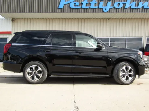 Photos of 2027 Ford Expedition Active for sale in Bethany, MO at Pettijohn Auto Center