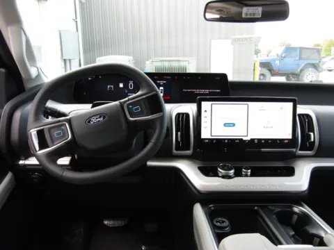 More photos of 2027 Ford Expedition Active at Pettijohn Auto Center, MO