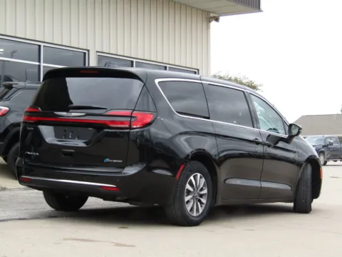 Another view of 2023 Chrysler Pacifica Hybrid Touring L for sale in Bethany, MO at Pettijohn Auto Center